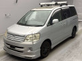 2002 Toyota Noah