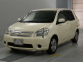 2004 Toyota Raum