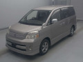 2005 Toyota Voxy