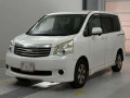2013 Toyota Noah