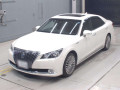 2016 Toyota Crown Majesta