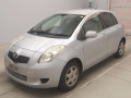 2005 Toyota Vitz
