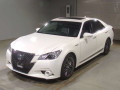 2013 Toyota Crown Hybrid
