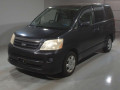 2005 Toyota Noah