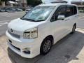 2013 Toyota Voxy