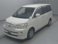 2005 Toyota Noah