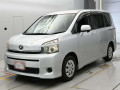 2010 Toyota Voxy