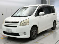 2007 Toyota Noah