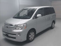 2004 Toyota Noah