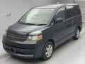 2005 Toyota Voxy
