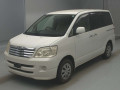 2003 Toyota Noah