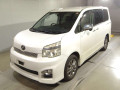 2013 Toyota Voxy