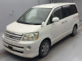 2005 Toyota Noah