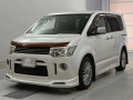 2012 Mitsubishi Delica D5