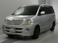 2004 Toyota Noah