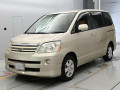2005 Toyota Noah