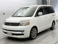 2005 Toyota Voxy