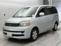 2005 Toyota Voxy