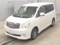 2012 Toyota Noah