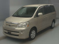 2004 Toyota Noah