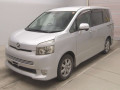 2007 Toyota Voxy