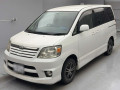 2004 Toyota Noah