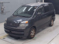 2002 Toyota Voxy