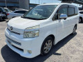2009 Toyota Voxy