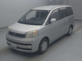 2002 Toyota Voxy