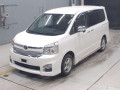 2013 Toyota Voxy