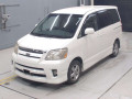 2005 Toyota Noah