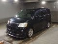 2005 Toyota Noah