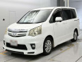 2010 Toyota Noah
