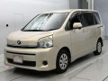 2013 Toyota Voxy