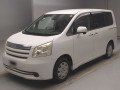 2010 Toyota Noah