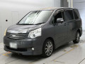 2010 Toyota Noah
