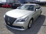 2014 Toyota Crown Hybrid