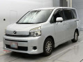 2013 Toyota Voxy