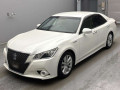 2013 Toyota Crown Hybrid