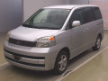 2002 Toyota Voxy