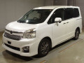2013 Toyota Voxy
