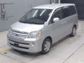 2005 Toyota Noah