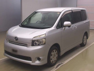 2007 Toyota Voxy