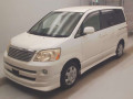 2005 Toyota Noah