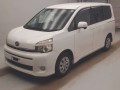 2013 Toyota Voxy