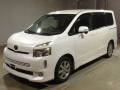 2007 Toyota Voxy