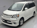 2004 Toyota Noah