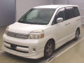 2005 Toyota Voxy