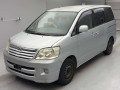 2002 Toyota Noah