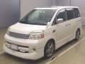 2006 Toyota Voxy
